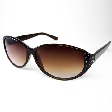 22-Kohls-DaisyFuentesModStuddedRhinestoneOvalSunglasses-16.jpg