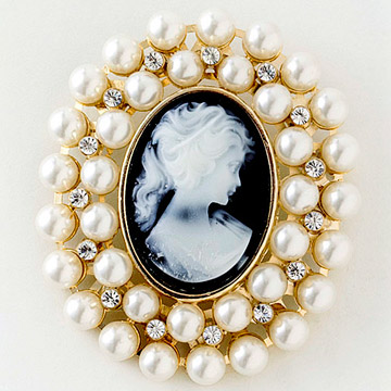 UniqueVintageGoldPearlCameoBrooch-14.jpg