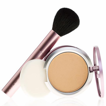 mally-Glowing-Foundation-(white)-0570_Reflect_Final_Flat_sm.jpg