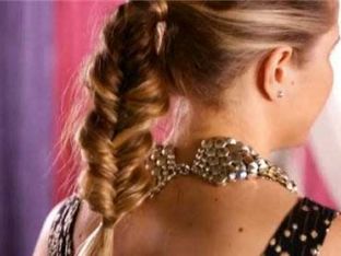 Pretty Prom Hair: How To Make a Fishtail High Ponytail