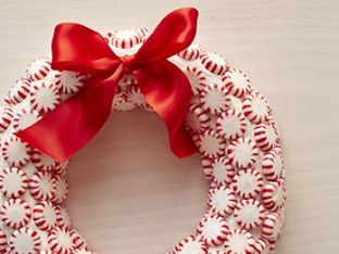 How to Make a Peppermint Wreath