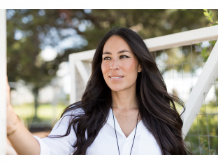 Joanna Gaines and MAGNOLIA PAINT BY KILZ