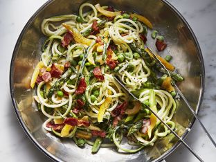 zucchini noodles with asparagus peas and bacon