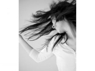 woman dancing