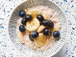 overnight oats with fruit and honey