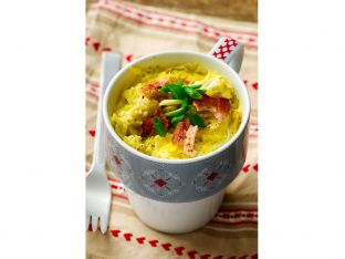 omelet in a mug prepared in microwave
