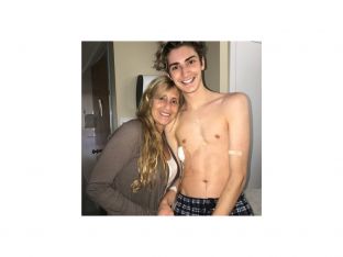 teen vaping boy 2019
