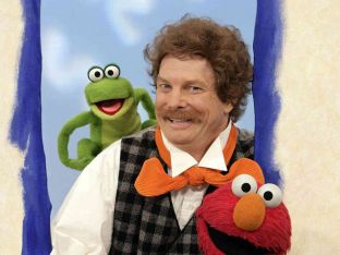 elmos-world-f1694eb4f35425a25c390988236ba23759fee56f-s6-c303.jpg