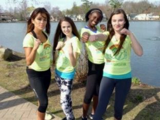 Girls-Punching-with-Cara3.jpg