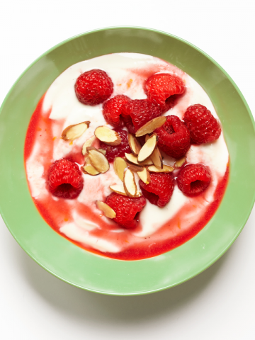 yogurt berry and almond bowl