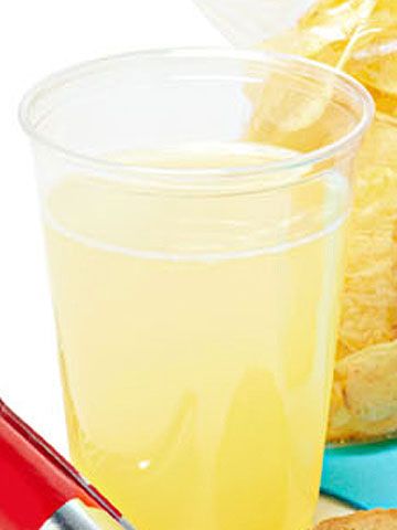 101596595_lemonade.jpg