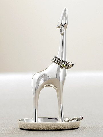 baby-giraffe-ring-holder.jpg
