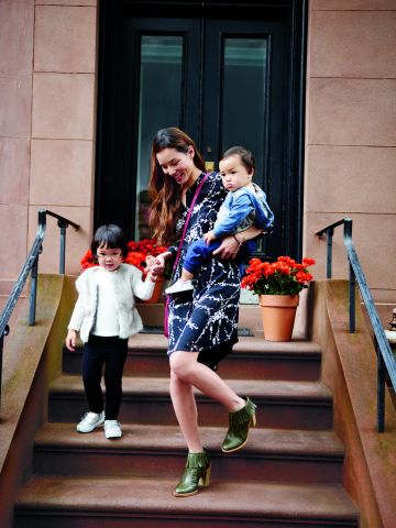 mom_and_kids_5048.jpg