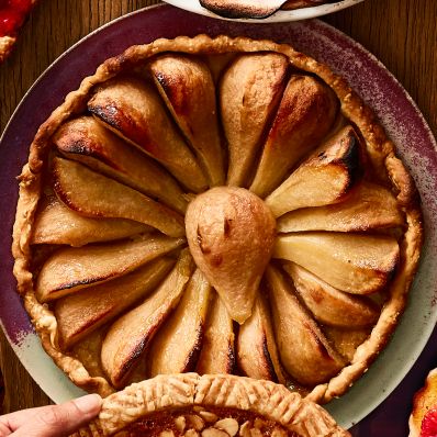 tart with caramelized pears