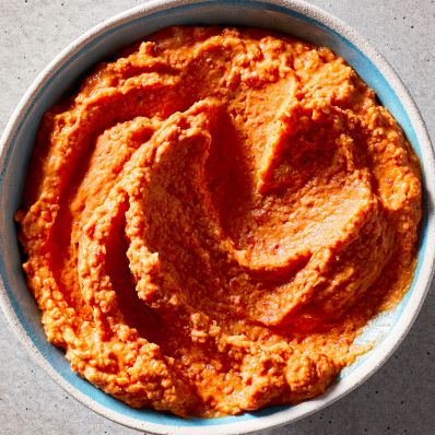 roasted red pepper hummus in bowl