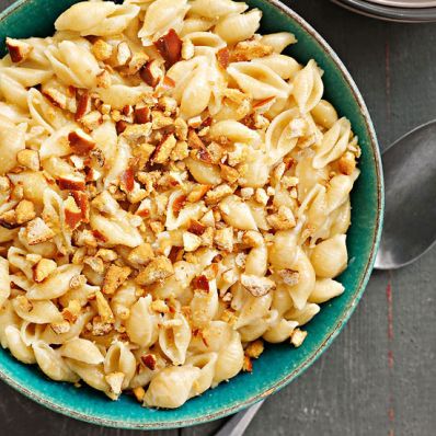 Sharp Cheddar Shells and Cheese