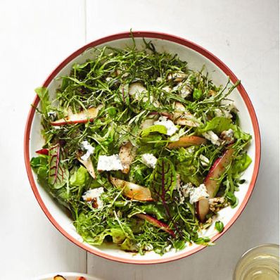 Mixed Lettuces with Pear and Blue Cheese