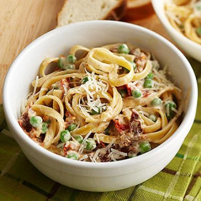 Garlicky Sun-Dried Tomato Pasta