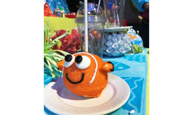 Nemo and Alien Caramel Apples at Disneyland
