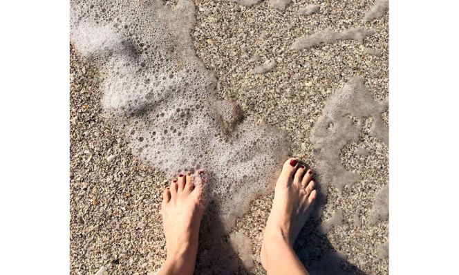 sunscreen while beach bound