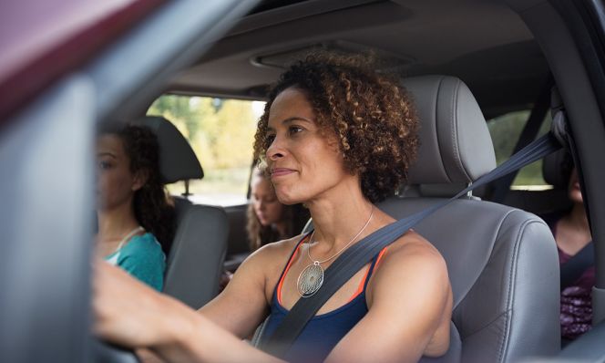 mom driving with teens