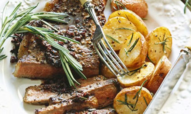 Strip Steak With Rosemary Red Wine Sauce